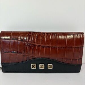 Elegant Croc-Embossed Crossbody Silver Chain Strap Purse